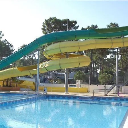 Mobile Vue Baie Dans Foret De Pins - 4* لا بالمير