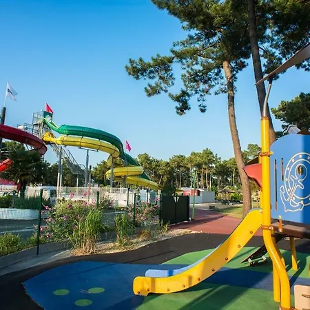 Mobile Vue Baie Dans Foret De Pins - 4* لا بالمير